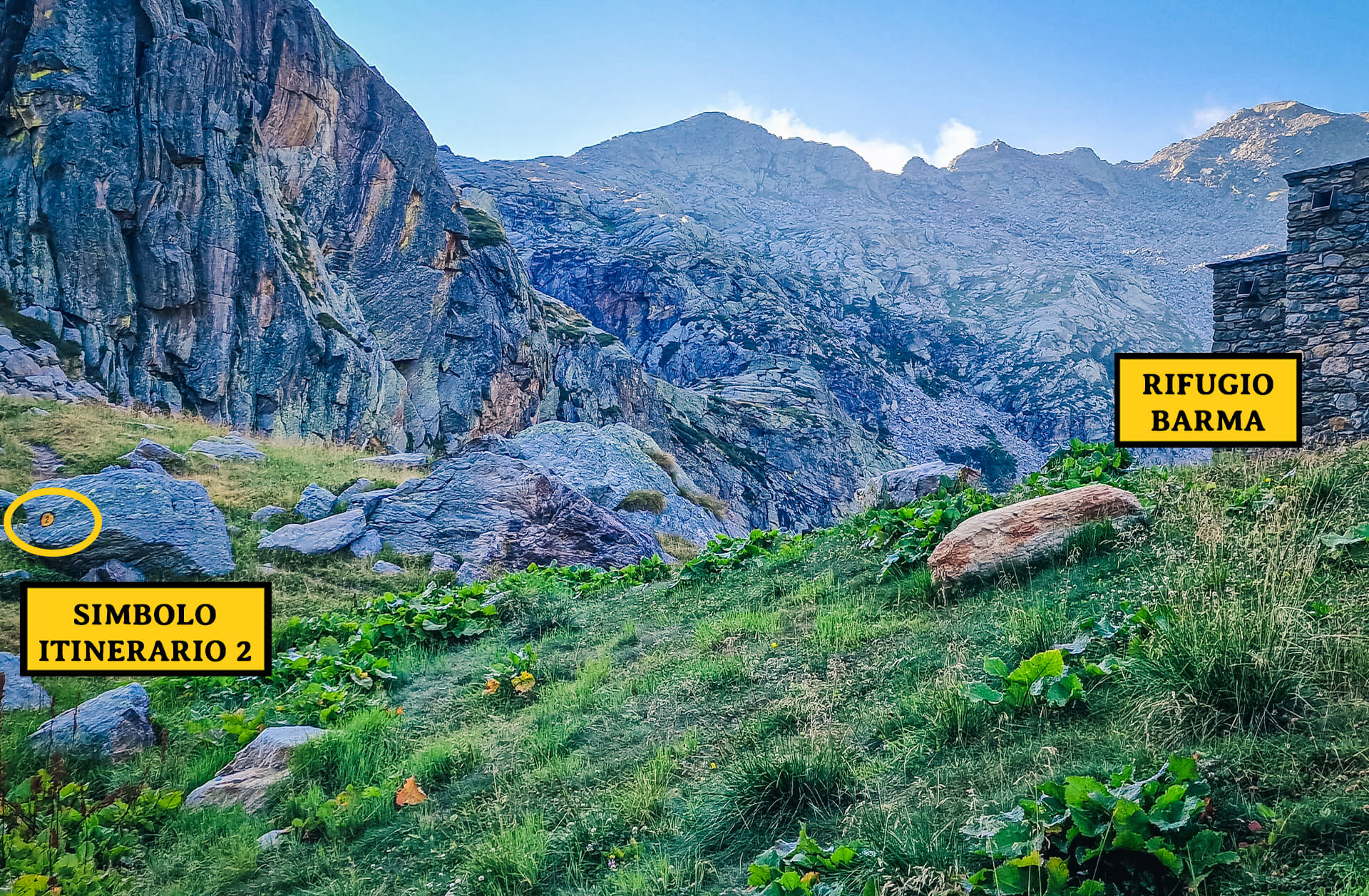 Segnaletica alla ripartenza dal Rifugio Barma sul Cammino Valdostano